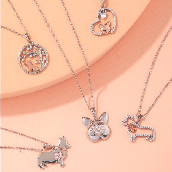 Charmed Aroma Corgi Necklace Candle - Picture 3 of 3